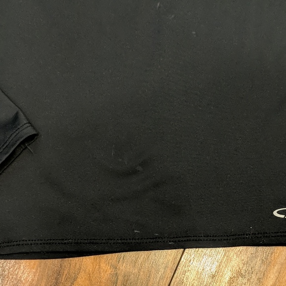 Champion Long-sleeve V Neck Top - Picture 2 of 5